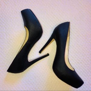 Parisah Platform Pumps, size 7.5